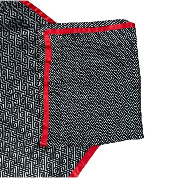 Whole Home Pair Luxury Pillowcases Shams Black Silver Red Print Border Trim 2 - Picture 3 of 8